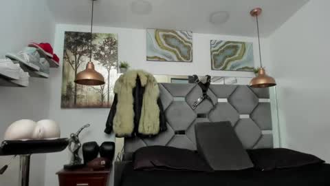 Snapshot of king_fitt_ chatting on 01.23.25 HOT MEN BLACK online show from 01.23.25