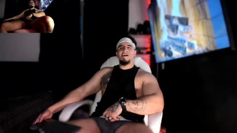 Snapshot of kingbear777 chatting on 01.31.25 King Bear online show from 01.31.25