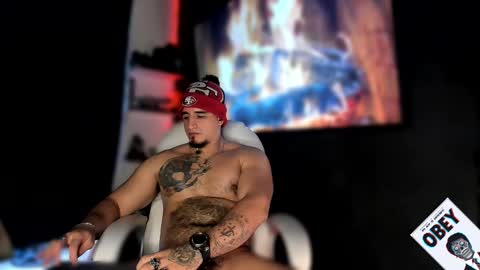 Snapshot of kingbear777 chatting on 02.08.25 King Bear online show from 02.08.25