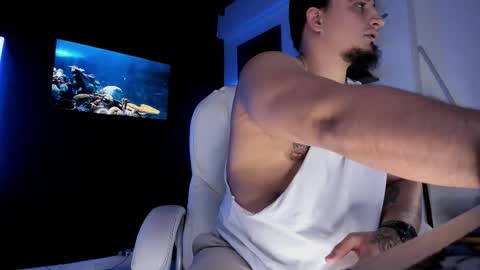 Snapshot of kingbear777 chatting on 09.22.25 King Bear online show from 09.22.25