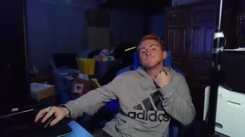 Snapshot of kingoffootfetish chatting on 10.25.25 Master  King Tommy online show from 10.25.25