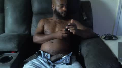 Snapshot of kingofkingz74 chatting on 09.28.25 kingofkingz74 online show from 09.28.25