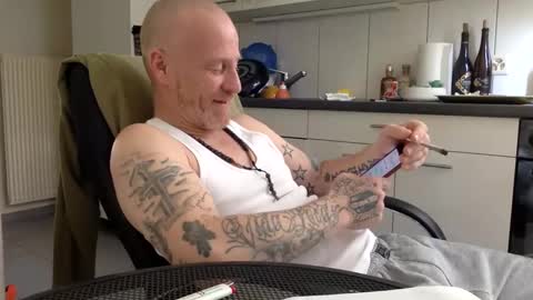 Snapshot of kingsize187 chatting on 01.26.25 kingsize online show from 01.26.25