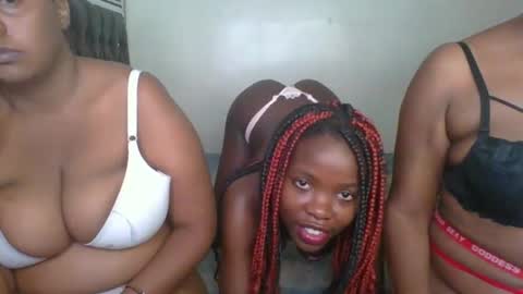 kinky_aria online show from 09.30.25