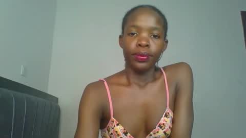 kinky_aria online show from 10.13.25