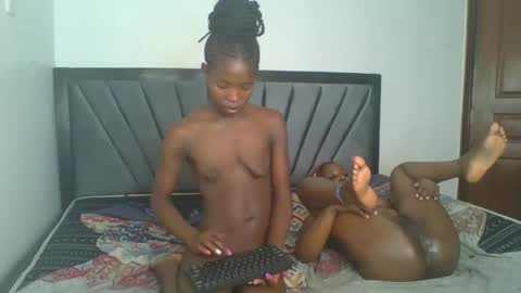 kinky_aria online show from 11.27.25