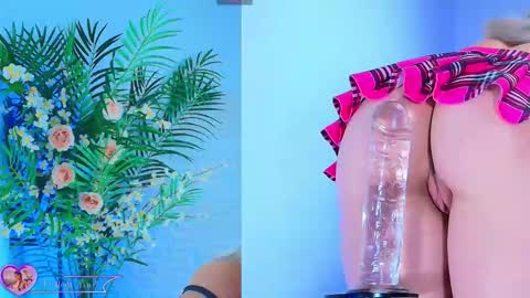 Snapshot of kinky_karo chatting on 09.10.25 online show from 09.10.25