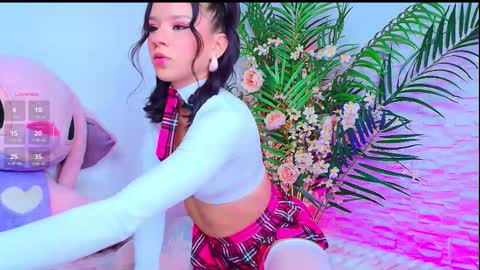 Snapshot of kinky_karo chatting on 11.01.25 online show from 11.01.25