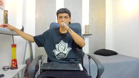   online show from 10.11.25