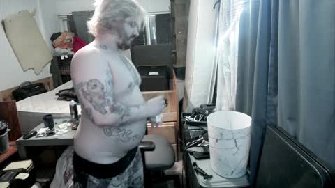 Snapshot of kinkybiguy14 chatting on 03.12.25 Kinky Cassie online show from 03.12.25