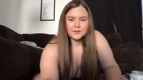 Snapshot of kinkykelly125 chatting on 10.28.25 kinkykelly125 online show from 10.28.25