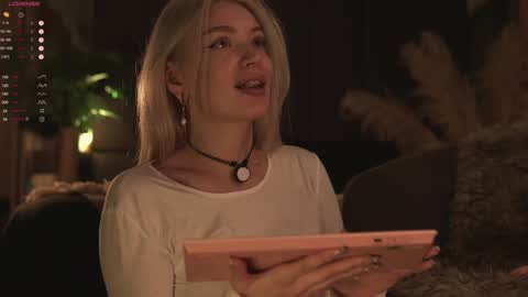 Snapshot of kinkylina_ chatting on 12.15.24 kinkylina_ online show from 12.15.24