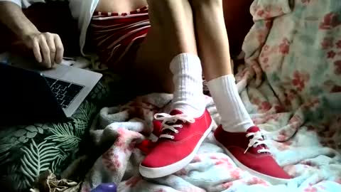 Snapshot of kinkysneakergirl chatting on 02.06.25 KinkySneakerGirl online show from 02.06.25