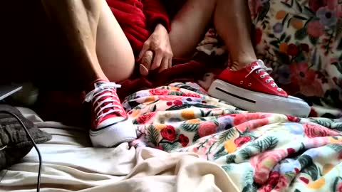 Snapshot of kinkysneakergirl chatting on 10.01.25 KinkySneakerGirl online show from 10.01.25