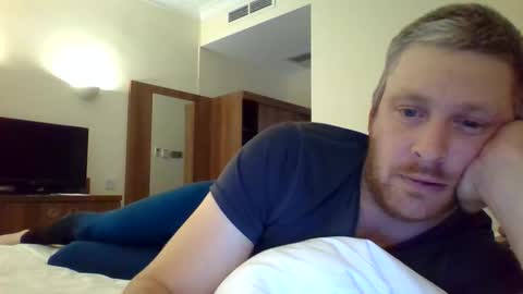 Snapshot of kinkysubslave86 chatting on 10.04.25 KinkySub online show from 10.04.25