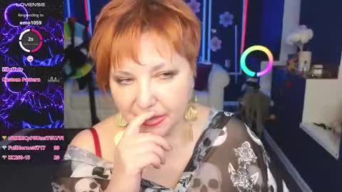 Kira Kennet online show from 10.27.25