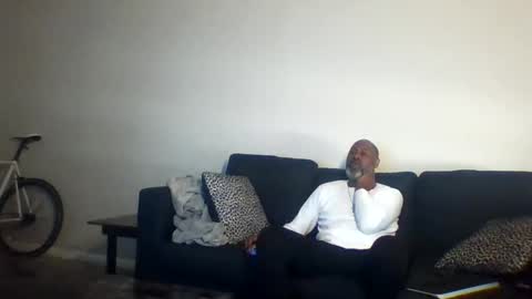 Snapshot of kirbyplaceron chatting on 10.29.25 Kirby online show from 10.29.25