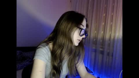Snapshot of kisa____ chatting on 02.12.25 kisa____ online show from 02.12.25