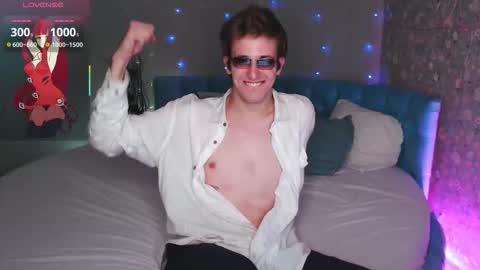 Snapshot of kiskakurt chatting on 09.21.25 Kurt online show from 09.21.25