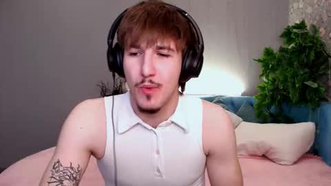 Snapshot of kiskakurt chatting on 12.05.25 Kurt online show from 12.05.25