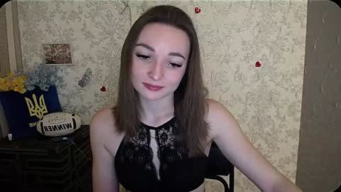 Snapshot of kiss_shy chatting on 12.17.24 Valeria online show from 12.17.24