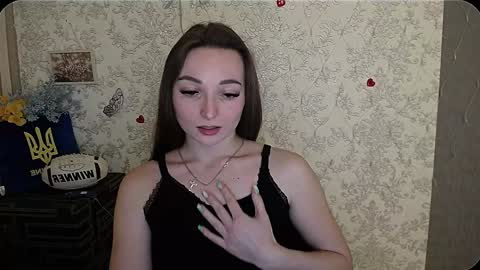 Snapshot of kiss_shy chatting on 12.17.24 Valeria online show from 12.17.24