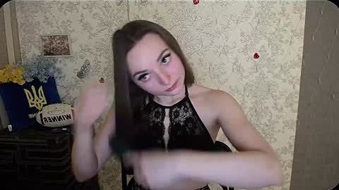 Snapshot of kiss_shy chatting on 12.18.24 Valeria online show from 12.18.24