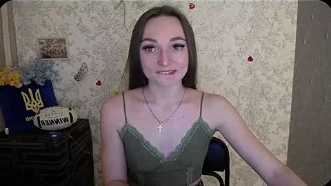 Snapshot of kiss_shy chatting on 12.20.24 Valeria online show from 12.20.24