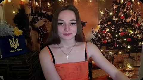 Snapshot of kiss_shy chatting on 12.21.24 Valeria online show from 12.21.24