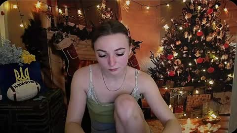 Snapshot of kiss_shy chatting on 12.24.24 Valeria online show from 12.24.24