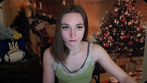 Snapshot of kiss_shy chatting on 12.25.24 Valeria online show from 12.25.24