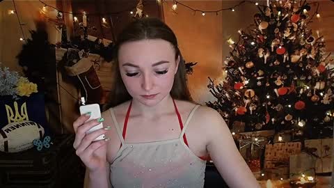 Snapshot of kiss_shy chatting on 12.28.24 Valeria online show from 12.28.24
