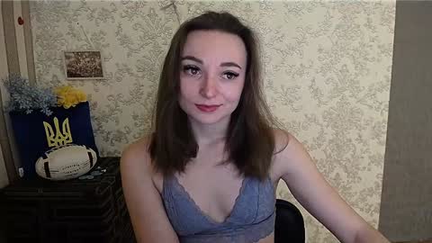 Snapshot of kiss_shy chatting on 01.08.25 Valeria online show from 01.08.25