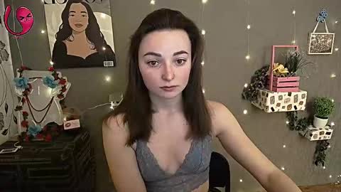 Snapshot of kiss_shy chatting on 03.04.25 Valeria online show from 03.04.25