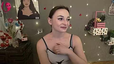 Snapshot of kiss_shy chatting on 03.08.25 Valeria online show from 03.08.25