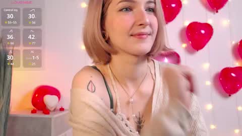 Snapshot of kisskiss_muah chatting on 02.11.25 Kate online show from 02.11.25