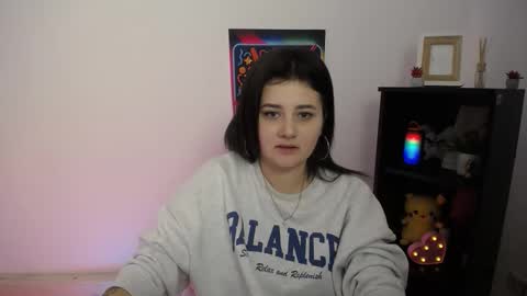 Snapshot of kissleoxx chatting on 10.19.25 kissleoxx online show from 10.19.25