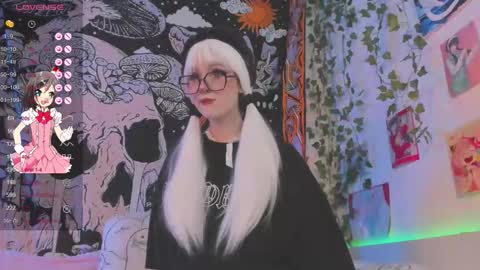 Snapshot of kissthasky chatting on 10.12.25 Kissthasky online show from 10.12.25