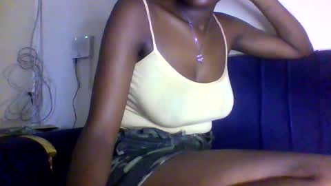 Snapshot of kissybabe01 chatting on 09.26.25 kissybabe01 online show from 09.26.25