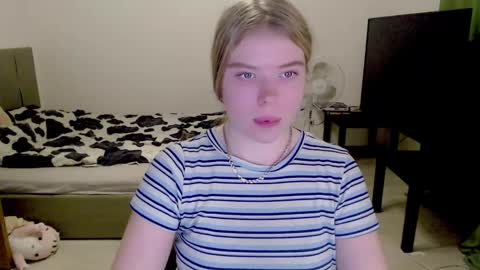 Snapshot of kitten_jenny01 chatting on 12.05.24 Jennyblonde and Emmabrunette online show from 12.05.24