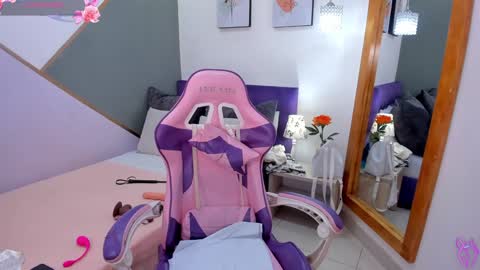 Snapshot of kitty_cayo chatting on 12.07.24 Kitty Kayo online show from 12.07.24