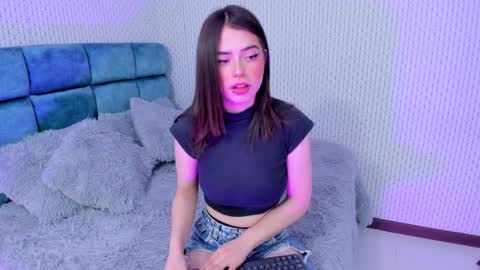 Snapshot of kitty_ford chatting on 12.19.24 Kitty online show from 12.19.24