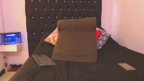 Snapshot of kittybonx chatting on 12.01.24 paola online show from 12.01.24