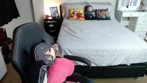 Isabel online show from 02.13.25