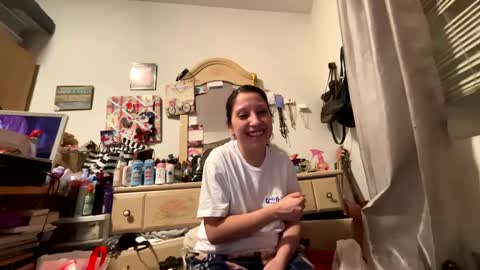 kittyluvx online show from 02.13.25
