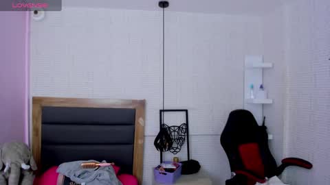 Snapshot of kittytimberlake chatting on 02.19.25 K I T T Y online show from 02.19.25