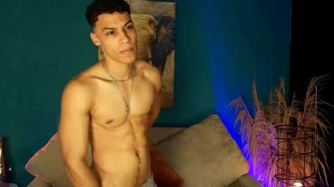 Snapshot of klaton__ chatting on 10.10.25 klaton__ online show from 10.10.25