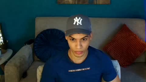 Snapshot of klaton__ chatting on 10.18.25 klaton__ online show from 10.18.25