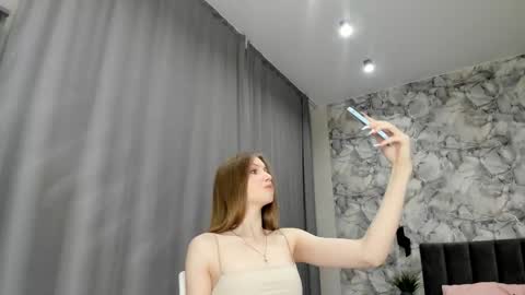 Snapshot of kleo_patr4 chatting on 12.02.25 Trina online show from 12.02.25