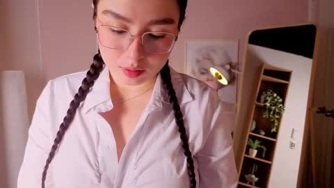 kloe222 online show from 10.14.25